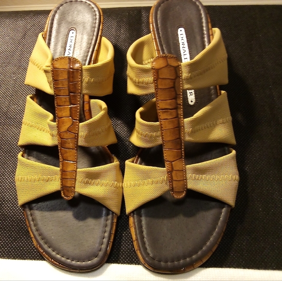 Donald J. Pliner - NWT- Open Toe Wedge, 3 Fabric Straps For Comfort, Size 7... - Picture 9 of 12